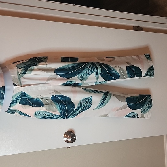 NWT Fancyinn Tropical Two Piece Set, Pants and Crop Top, Size Medium - Picture 3 of 8